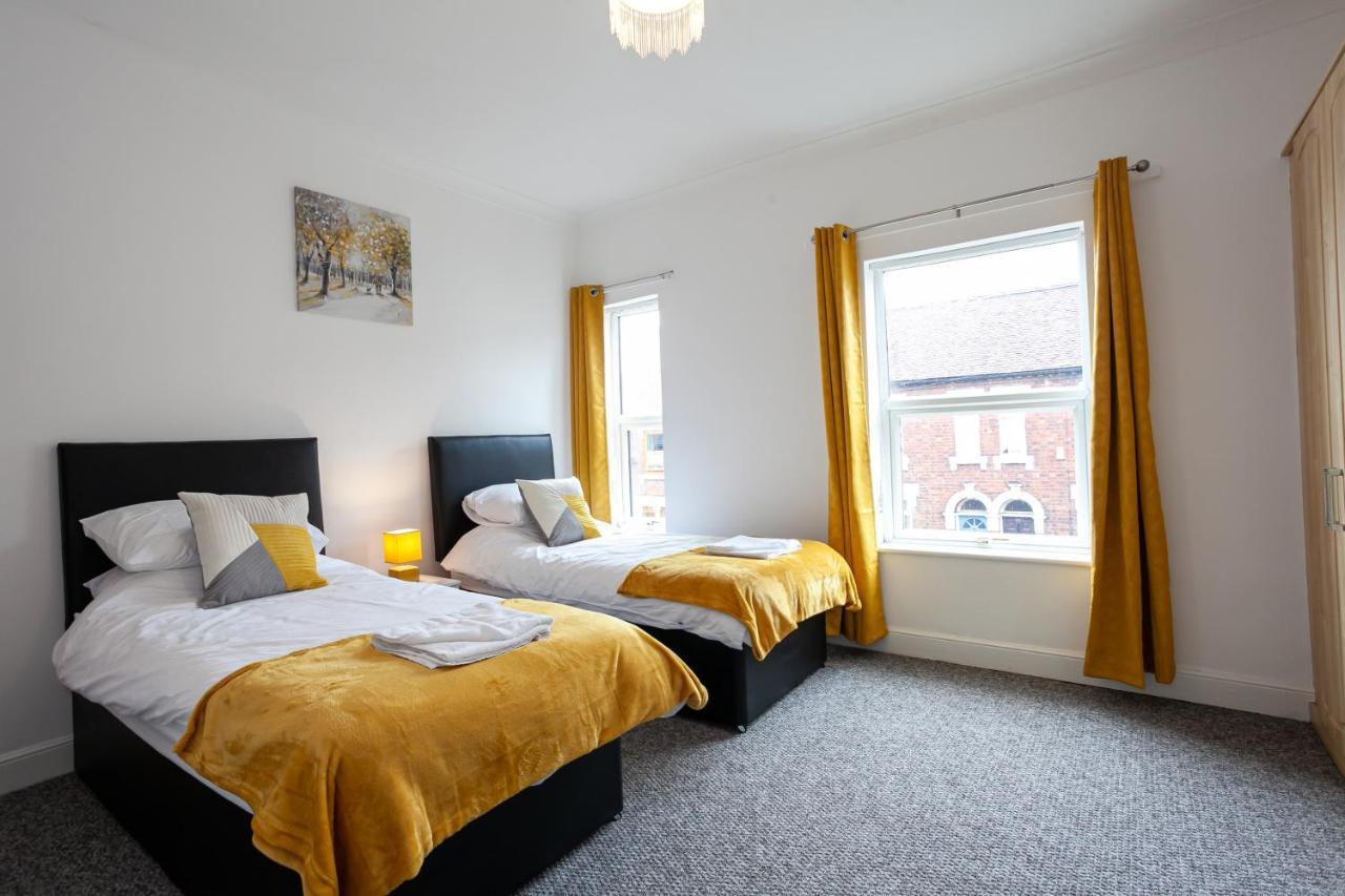 Stay Comfortable-City Centre Location- Sleeps Up To 9 Stoke-on-Trent Buitenkant foto