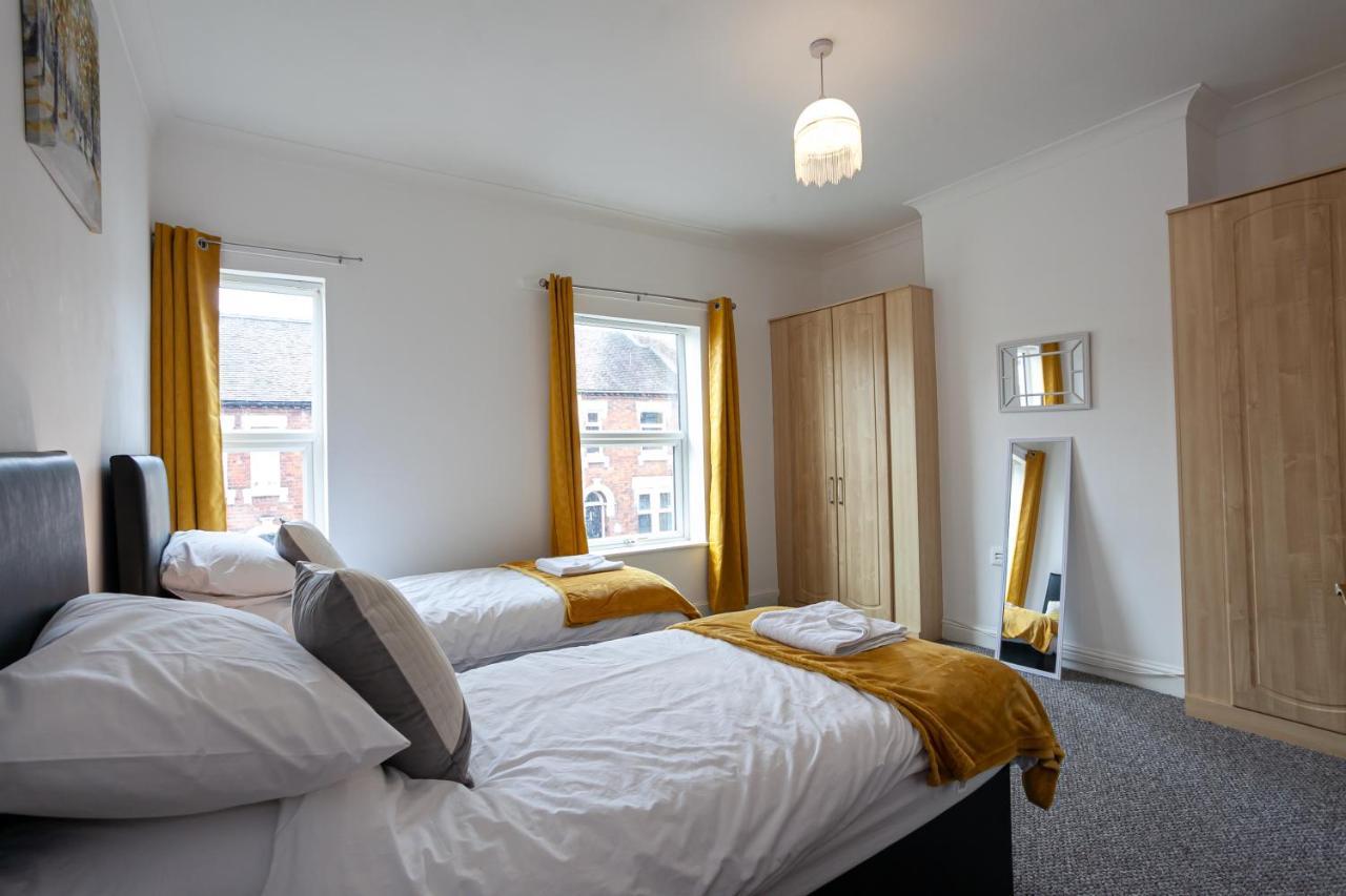 Stay Comfortable-City Centre Location- Sleeps Up To 9 Stoke-on-Trent Buitenkant foto