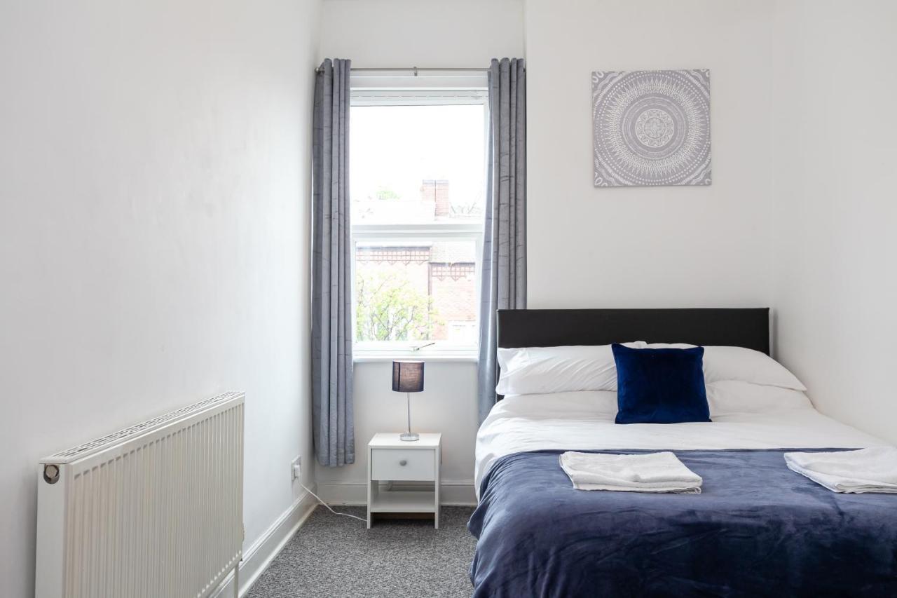 Stay Comfortable-City Centre Location- Sleeps Up To 9 Stoke-on-Trent Buitenkant foto